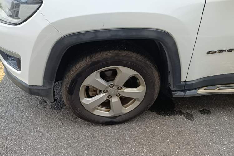 Used Jeep Compass 2017 200T Automatic Enjoyment Version Left Front Wheel Hub