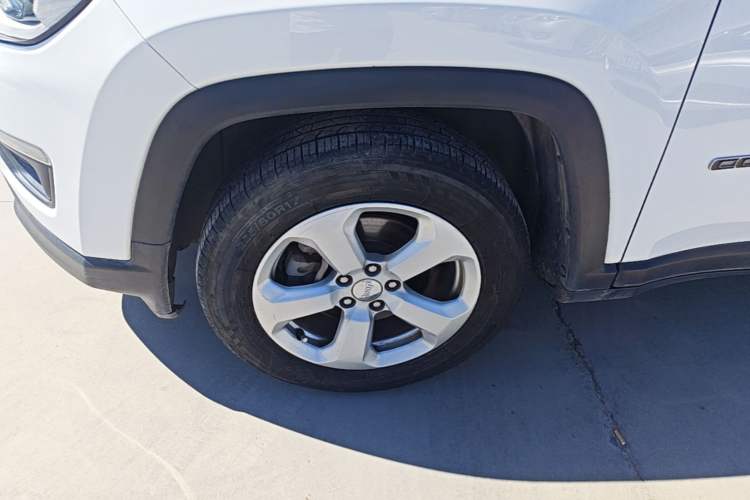 Used Jeep Compass 2017 200T Automatic Family Edition Left Front Wheel Hub