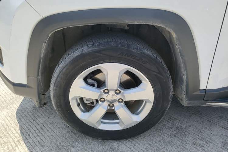 Used Jeep Compass 2017 200T Automatic Family Edition Left Front Wheel Hub
