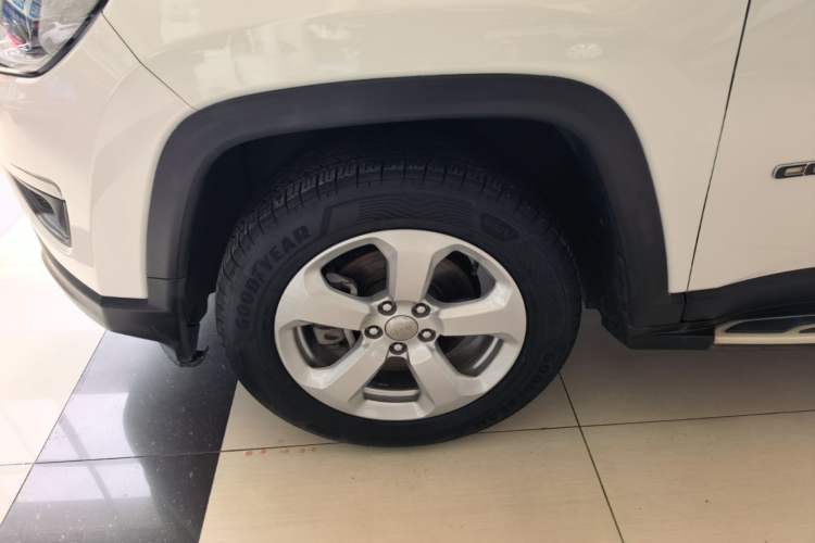 Used Jeep Compass 2017 200T Automatic Family Edition Left Front Wheel Hub