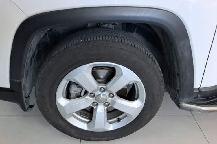 Used Jeep Compass 2017 200T Automatic Family Edition Left Front Wheel Hub