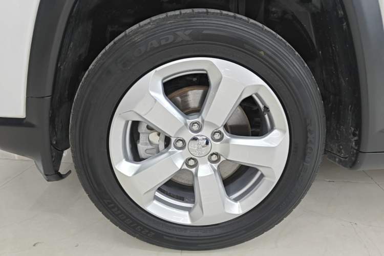 Used Jeep Compass 2017 200T Automatic Family Edition Left Front Wheel Hub
