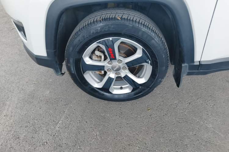 Used Jeep Compass 2017 200T Automatic Family Edition Left Front Wheel Hub