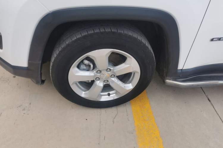 Used Jeep Compass 2017 200T Automatic Family Edition Left Front Wheel Hub