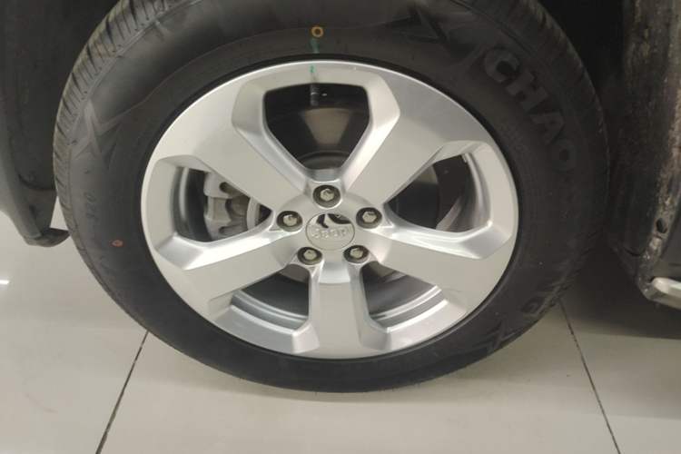 Used Jeep Compass 2017 200T Automatic Family Enjoyment Four-Wheel Drive Edition Left Front Wheel Hub