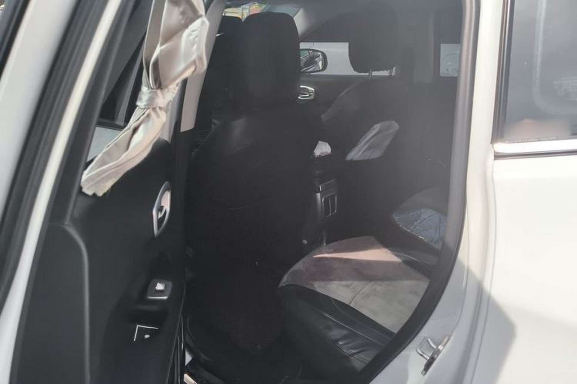 Used Jeep Compass 2017 200T Automatic Family Enjoyment Four-Wheel Drive Edition Left Rear Seat