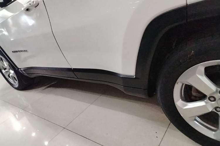 Used Jeep Compass 2017 200T Automatic Family Edition Left Side Sill