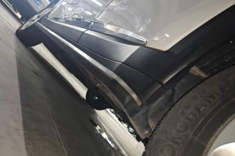 Used Jeep Compass 2017 200T Automatic Family Edition Left Side Sill