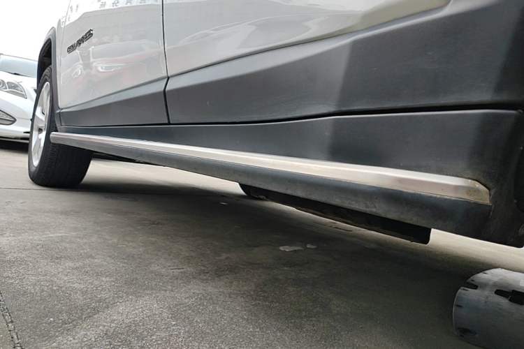 Used Jeep Compass 2017 200T Automatic Family Edition Left Side Sill
