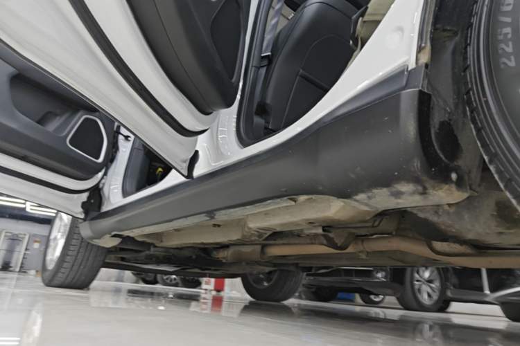 Used Jeep Compass 2017 200T Automatic Family Edition Left Side Sill