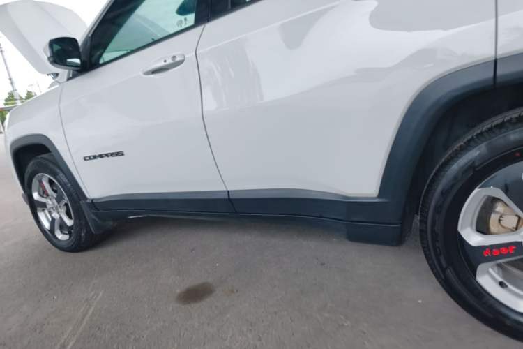 Used Jeep Compass 2017 200T Automatic Family Edition Left Side Sill