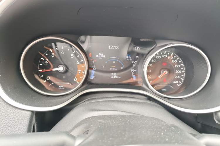 Used Jeep Compass 2017 200T Automatic Family Edition Odometer Close Up