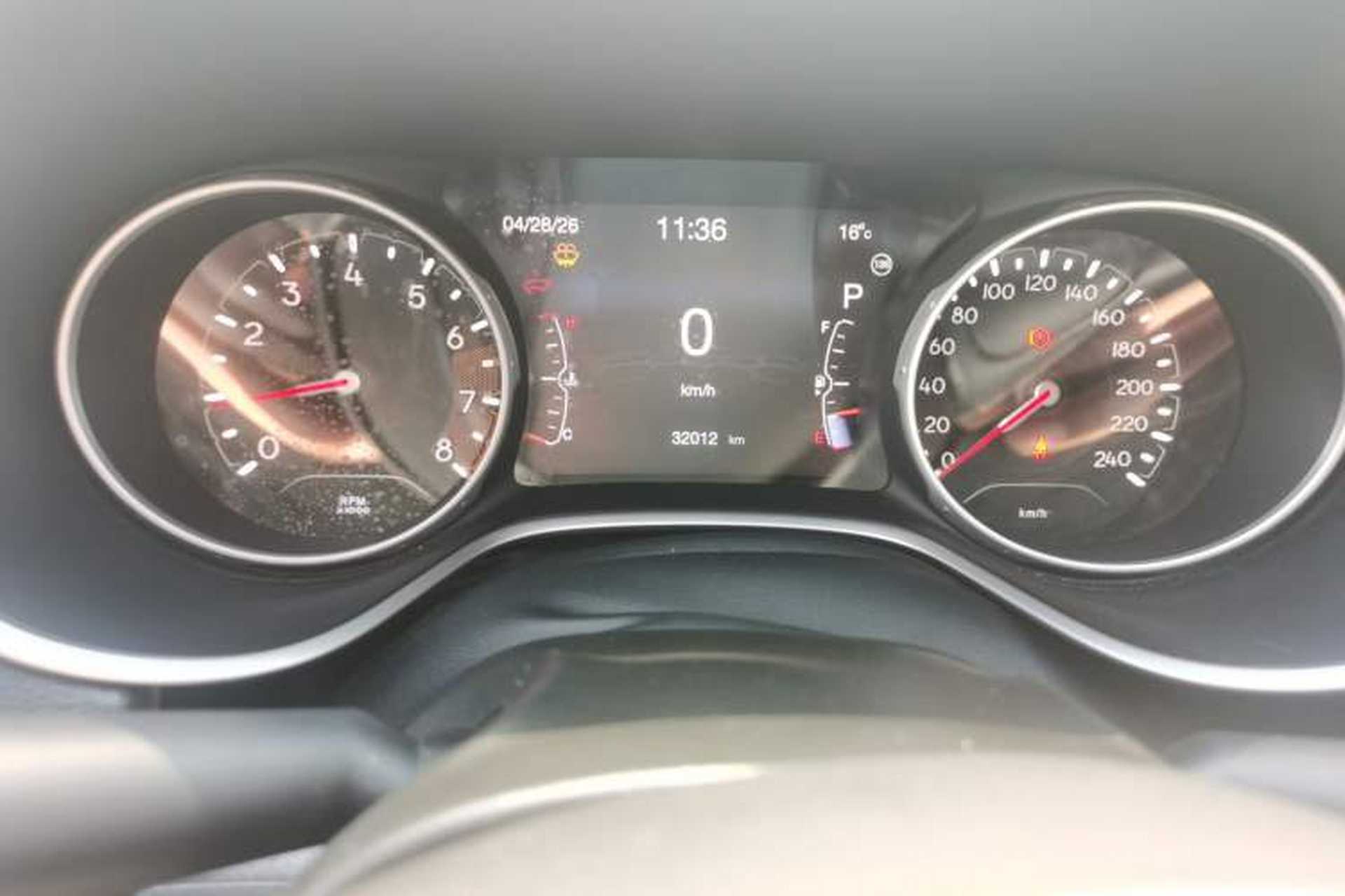 Used Jeep Compass 2017 200T Automatic Family Enjoyment Four-Wheel Drive Edition Odometer Close Up