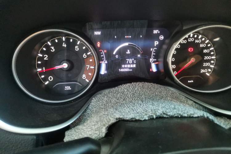 Used Jeep Compass 2017 200T Automatic Family Edition Odometer Close Up