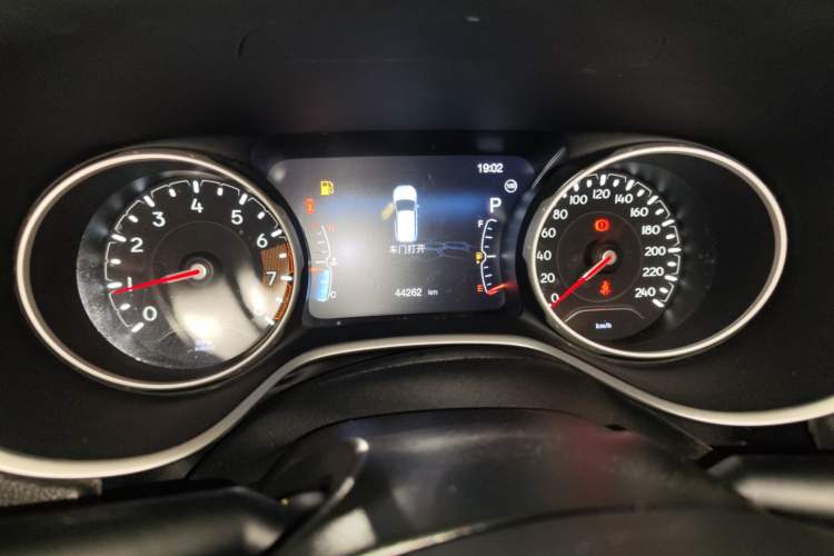 Used Jeep Compass 2017 200T Automatic Family Edition Odometer Close Up