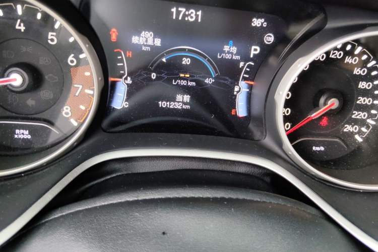 Used Jeep Compass 2017 200T Automatic Family Edition Odometer Close Up