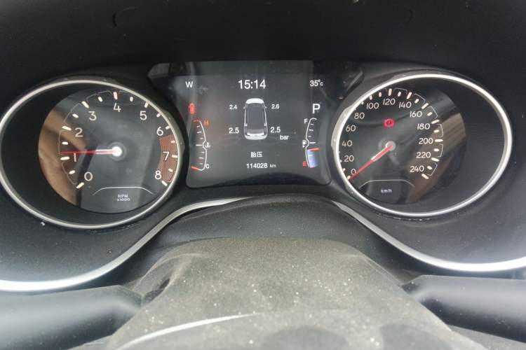 Used Jeep Compass 2017 200T Automatic Family Edition Odometer Close Up