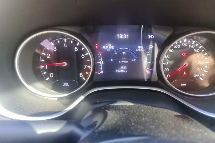 Used Jeep Compass 2017 200T Automatic Family Edition Odometer Close Up