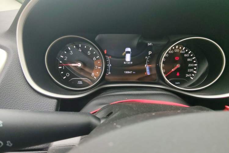 Used Jeep Compass 2017 200T Automatic Family Edition Odometer Close Up