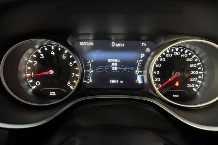 Used Jeep Compass 2017 200T Automatic Family Enjoyment Four-Wheel Drive Edition Odometer Close Up