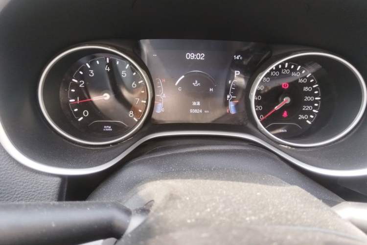 Used Jeep Compass 2017 200T Automatic Family Edition Odometer Close Up