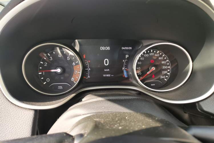 Used Jeep Compass 2017 200T Automatic Family Edition Odometer Close Up