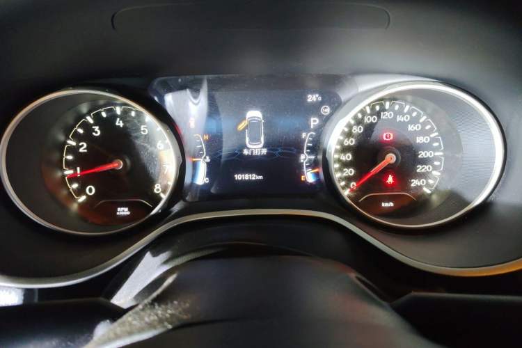 Used Jeep Compass 2017 200T Automatic Family Edition Odometer Close Up