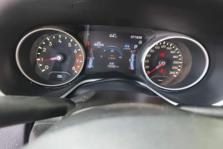 Used Jeep Compass 2017 200T Automatic Family Edition Odometer Close Up