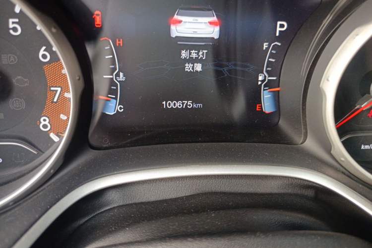 Used Jeep Compass 2017 200T Automatic Family Edition Odometer Close Up