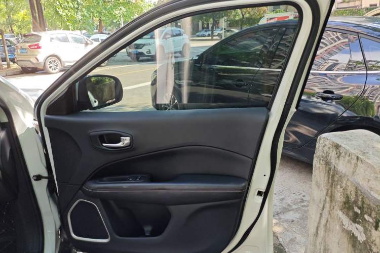 Used Jeep Compass 2017 200T Automatic Family Edition Right Front Door Interior