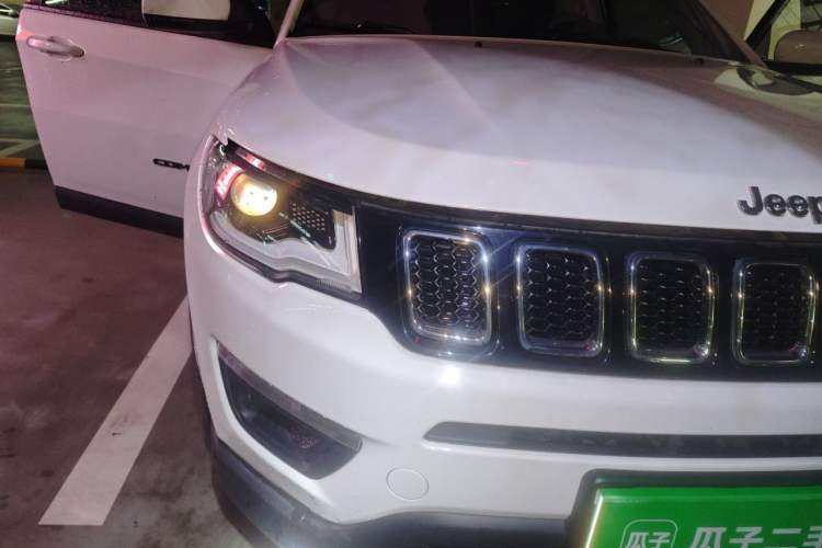 Used Jeep Compass 2017 200T Manual Enjoy Edition Right Front Headlight