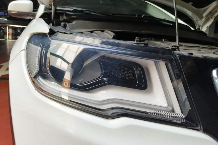 Used Jeep Compass 2017 200T Automatic Family Edition Right Front Headlight