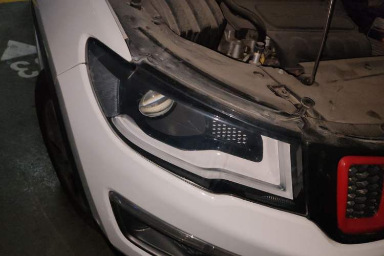 Used Jeep Compass 2017 200TS Automatic High-Performance All-Wheel Drive Edition Right Front Headlight