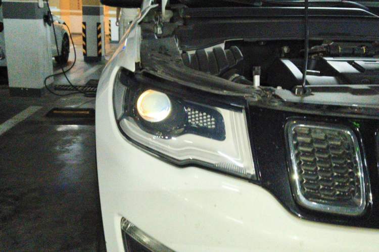 Used Jeep Compass 2017 200T Automatic Family Enjoyment Four-Wheel Drive Edition Right Front Headlight