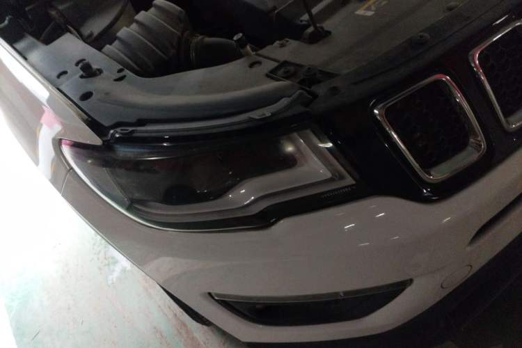 Used Jeep Compass 2017 200T Automatic Comfort Edition Right Front Headlight