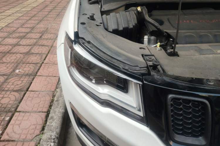Used Jeep Compass 2017 200TS Automatic High-Performance All-Wheel Drive Edition Right Front Headlight