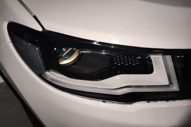 Used Jeep Compass 2017 200T Automatic Family Edition Right Front Headlight