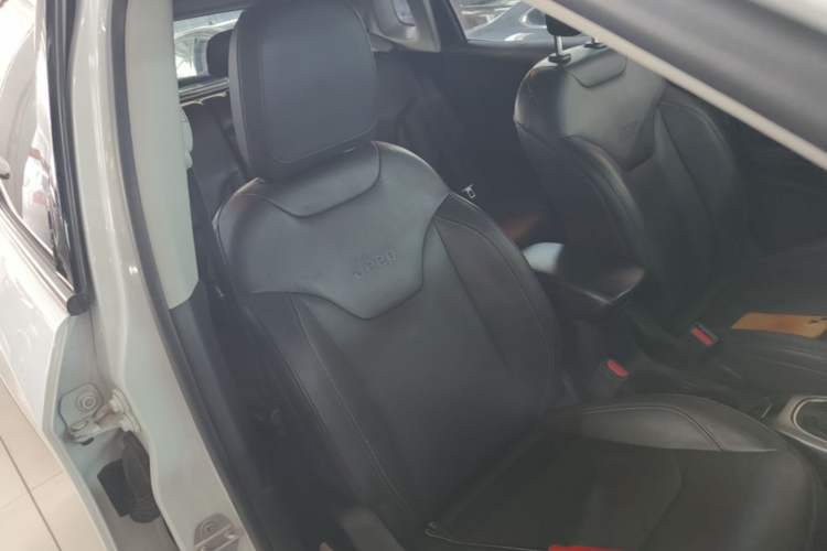 Used Jeep Compass 2017 200T Automatic Family Edition Right Front Seat