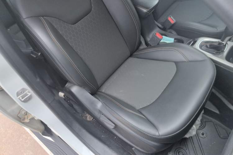 Used Jeep Compass 2017 200T Automatic Enjoyment Version Right Front Seat