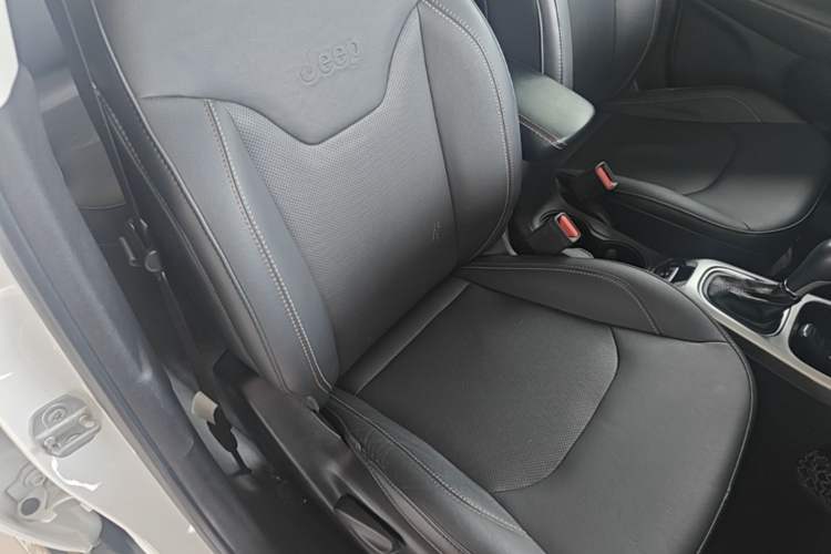 Used Jeep Compass 2017 200T Automatic Family Edition Right Front Seat