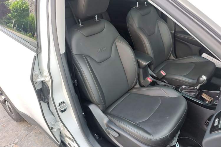 Used Jeep Compass 2017 200T Automatic Family Edition Right Front Seat