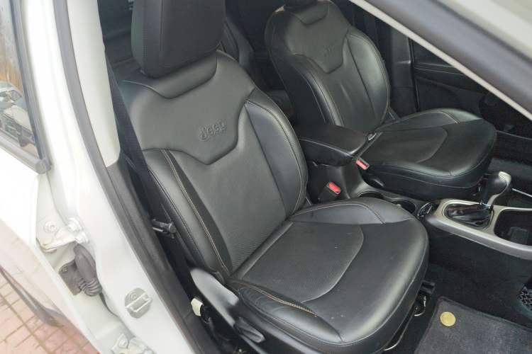 Used Jeep Compass 2017 200T Automatic Family Edition Right Front Seat
