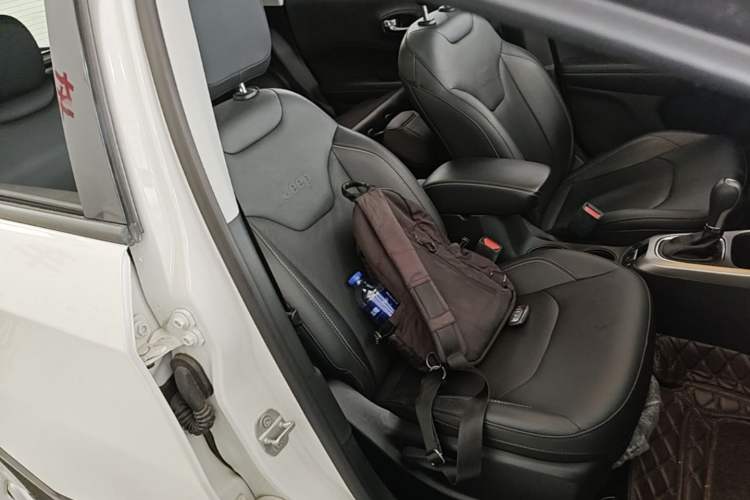 Used Jeep Compass 2017 200T Automatic Family Edition Right Front Seat