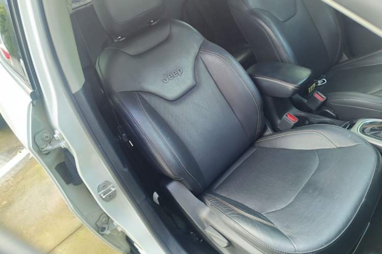 Used Jeep Compass 2017 200T Automatic Family Edition Right Front Seat