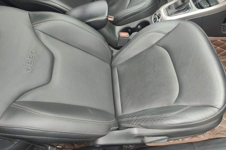 Used Jeep Compass 2017 200T Automatic Family Edition Right Front Seat
