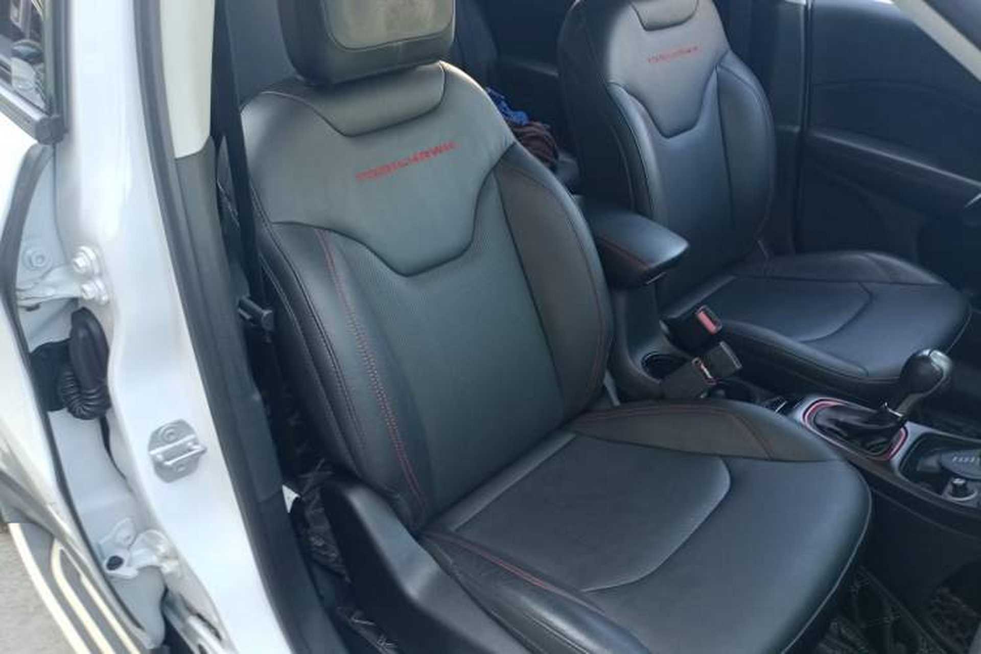 Used Jeep Compass 2017 200TS Automatic High-Performance All-Wheel Drive Edition Right Front Seat
