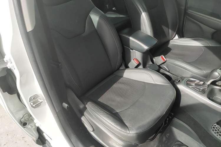 Used Jeep Compass 2017 200T Automatic Family Edition Right Front Seat