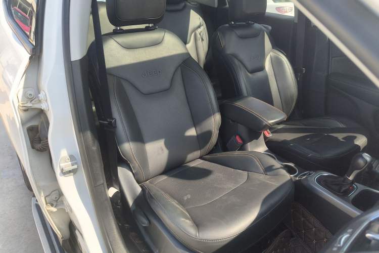 Used Jeep Compass 2017 200T Automatic Family Edition Right Front Seat