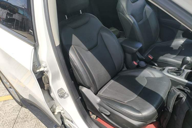 Used Jeep Compass 2017 200T Automatic Family Edition Right Front Seat