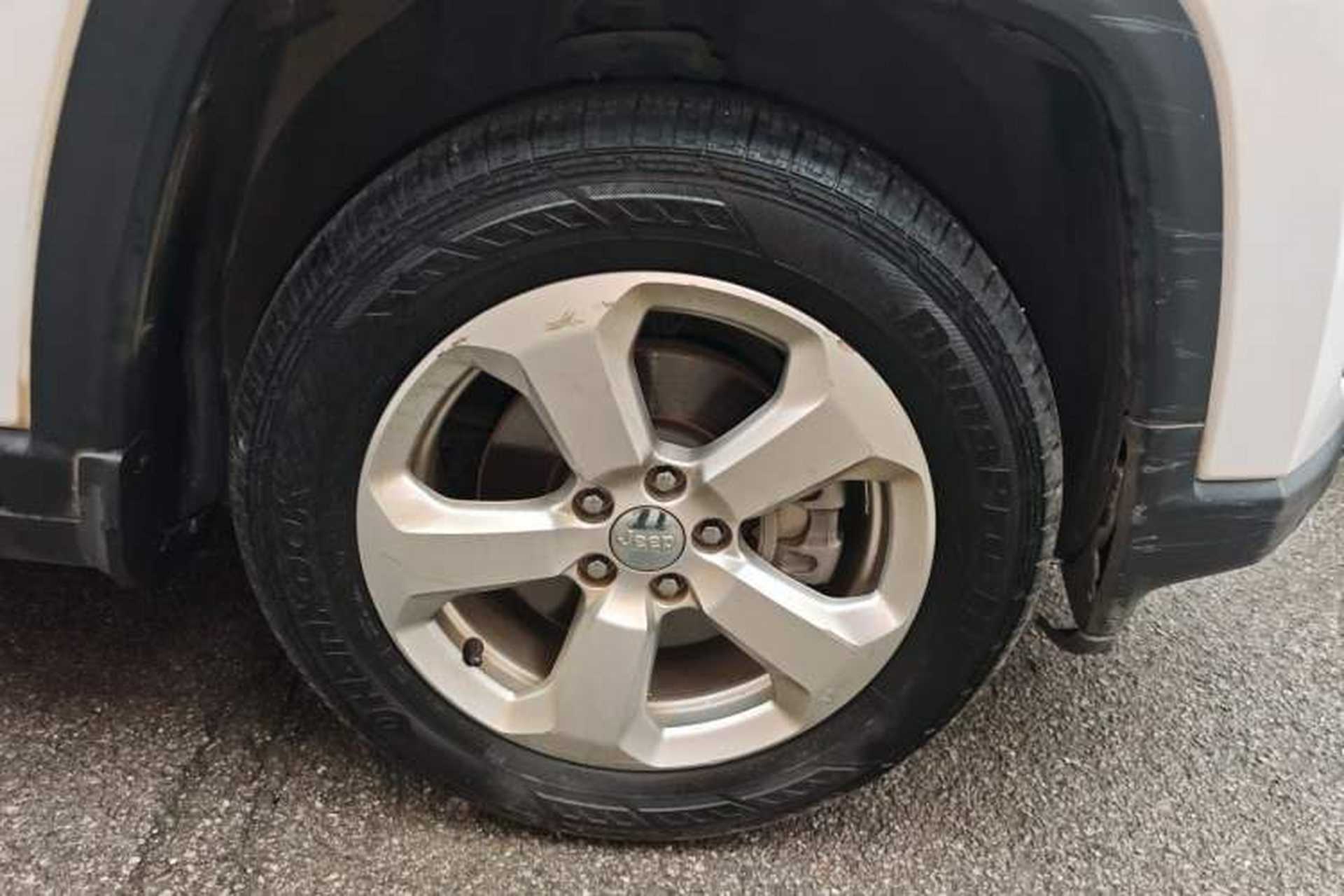 Used Jeep Compass 2017 200T Automatic Family Edition Right Front Wheel Hub